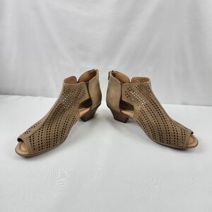 Keri Earth Peep Toe Perforated Bootie Sandal Khaki Soft Buck 10D Wide Heel Zip